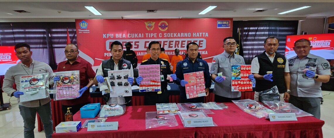 MODUS BARU JARINGAN NARKOBA, 3 WNA DIAMANKAN PETUGAS BEA CUKAI SOEKARNO-HATTA DALAM KOTAK KADO HINGGA SUPLEMENT