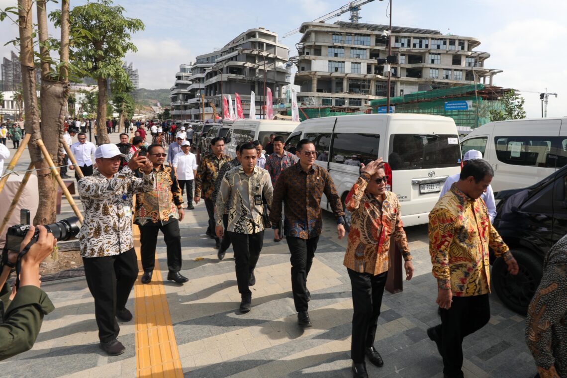Menteri AHY Berkeliling IKN Bersama Presiden, Wapres RI