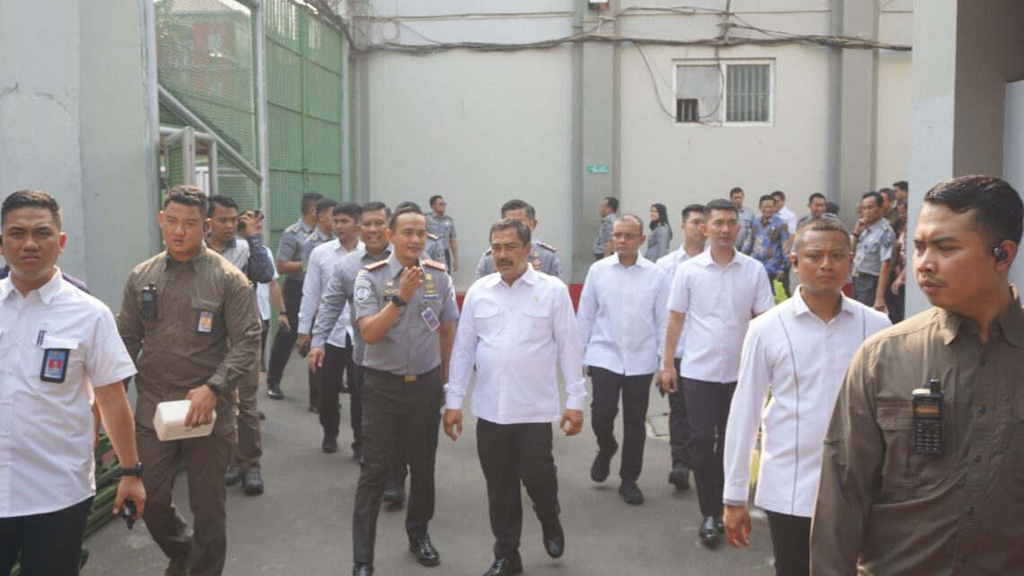 Menteri Imigrasi dan Pemasyarakatan Mengunjungi Lapas dan Rutan di Cipinang, Dorong Sinergitas Penegakan Hukum untuk Atasi Over Kapasitas