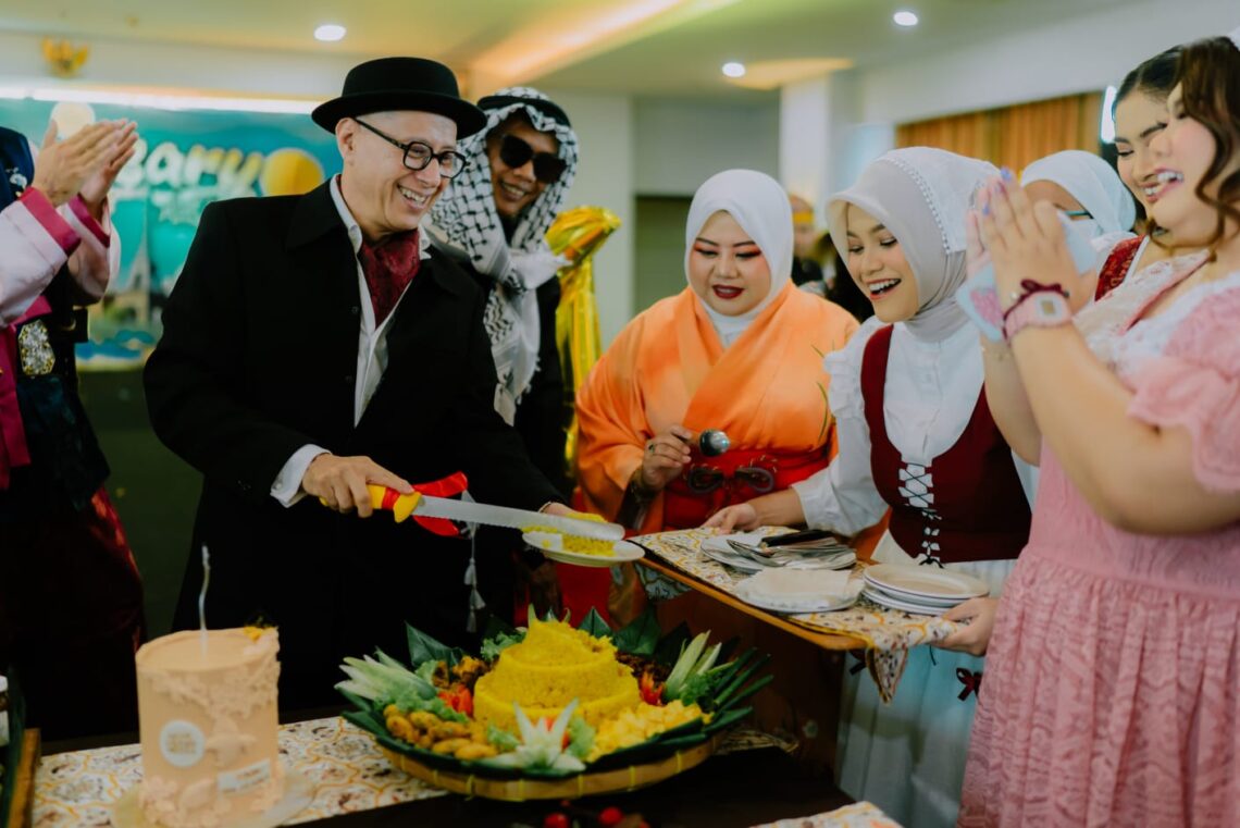 “4”Tahun Anniversary J-Lo Hotel Jember, “Let’s Go Around the World”