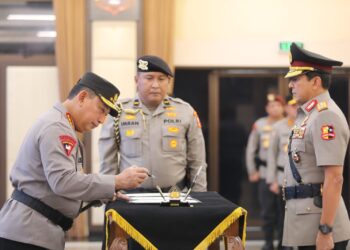 Kapolri Resmi Lantik Komjen Ahmad Dofiri Sebagai Wakapolri