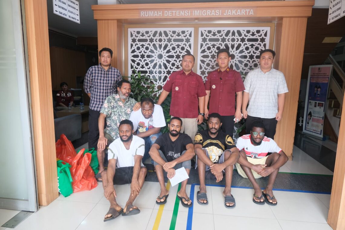 6 Deteni Kantor Imigrasi Kelas I TPI Jakarta Utara di Pindahkan ke Rumah Detensi Imigrasi Jakarta