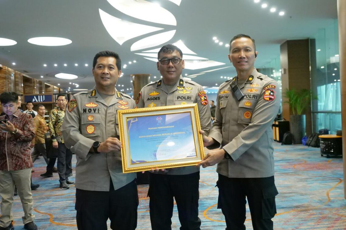 Berhasil Kelola Manajemen SDM, Polri di Ganjar Penghargaan dari BKN