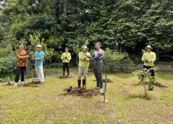 Royal Safari Garden Peringati Hari Lingkungan Hidup dan Gerakan Satu Juta Pohon