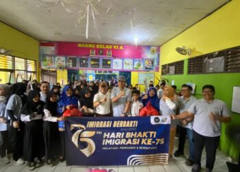 Imigrasi Serang Lakukan Kegiatan “Imigrasi Berbakti” Bersama Kakanwil di SDN 03 Ciputat Kaligandu Serang