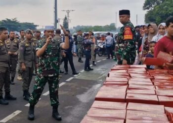 Kogartap 0606/Bogor Peduli Sesama Dengan Berbagi Takjil di Bulan Penuh Berkah