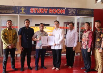 21 Warga Binaan Lapas Pemuda Tangerang Terima Remisi Khusus Waisak 2025