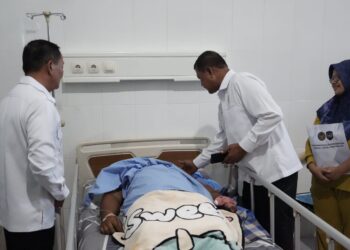 Tiba di Nabire, Dirjenpas Langsung Sambangi Petugas Lapas yang Terluka