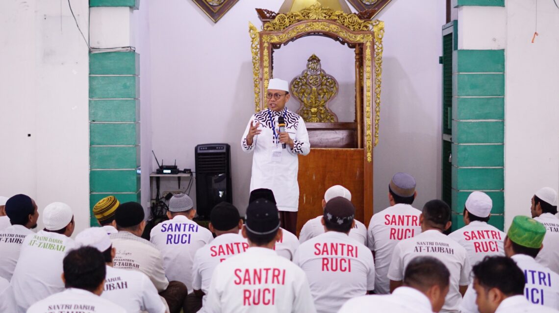 Ustadz Das’ad Latif Sapa Santri Rutan Cipinang, Ajak Selalu Ingat Allah