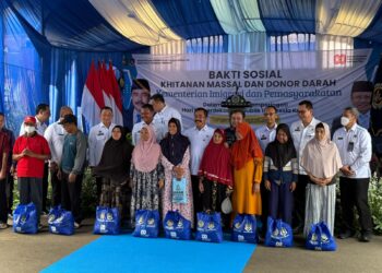 Menteri Imipas Tebar Kepedulian, Bagikan 5000 Paket Sembako