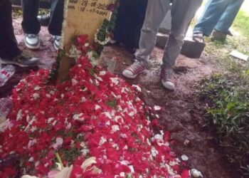 PAHLAWAN OJOL GUGUR DILINDAS MOBIL RANTIS BRIMOB DITENGAH AKSI DEMO