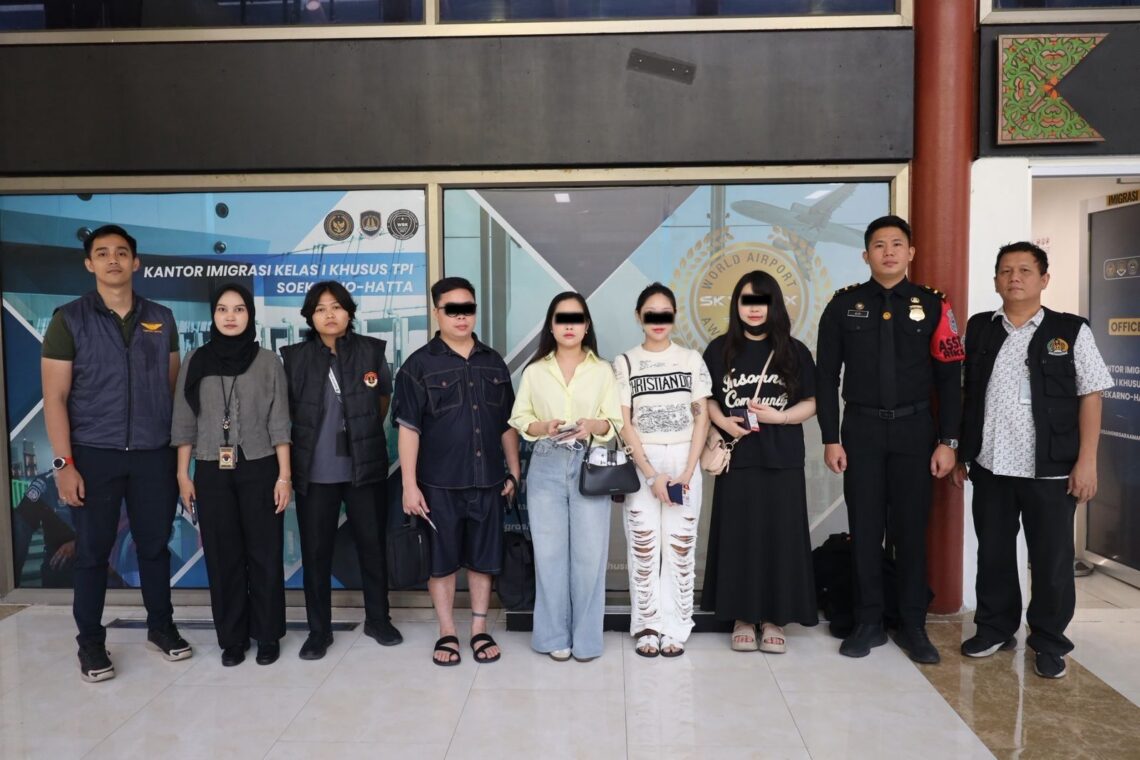 Imigrasi Jakarta Pusat Deportasi 4 Warga Negara Vietnam