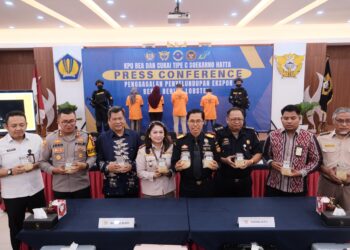 BEA CUKAI & BARANTIN GAGALKAN EKSPOR ILEGAL BENIH BENING LOBSTER SENILAI 5,17 MILIAR