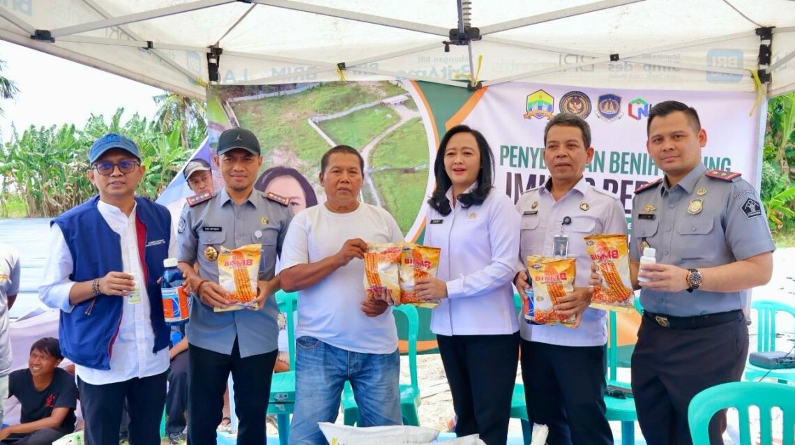 Kanwil Ditjen Imigrasi Banten Serahkan Bantuan Benih Jagung dan Pupuk Kerjasama Dengan Dinas Ketahanan Pangan Pertanian dan Perikanan Provinsi Banten