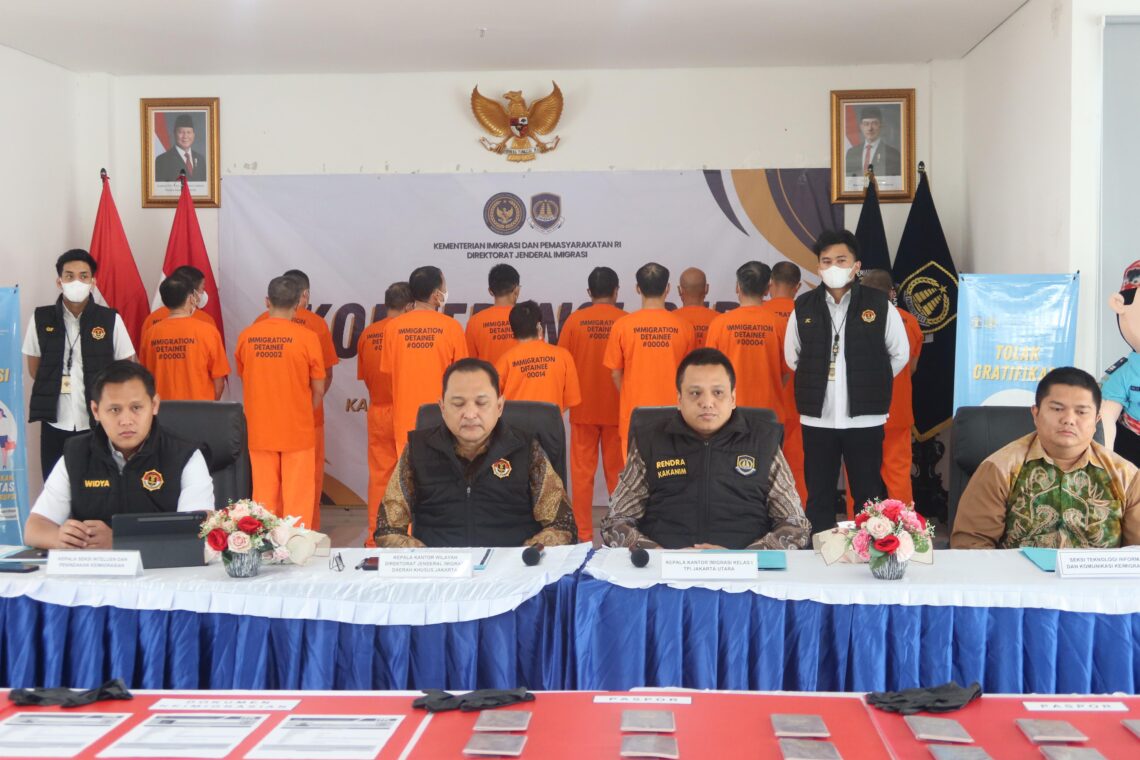 Imigrasi Jakarta Utara Amankan 14 WN Tiongkok Modus Bekerja Kasar di Kawasan Kelapa Gading